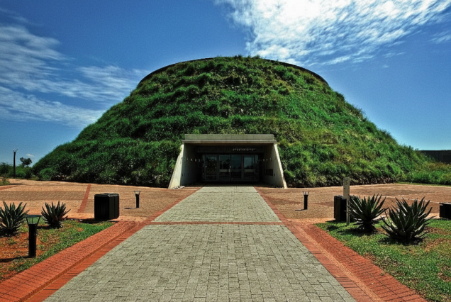 Cradle Of Humankind And Maropeng Tour