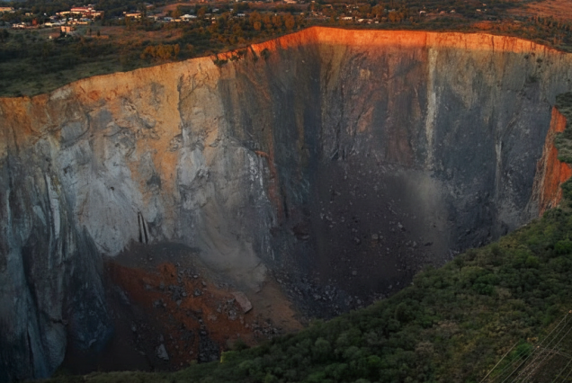 Cullinan Diamond Mine Halfday-Surface Tour